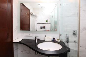 Oyo Premium Pitampura Hotel New Delhi Exterior photo